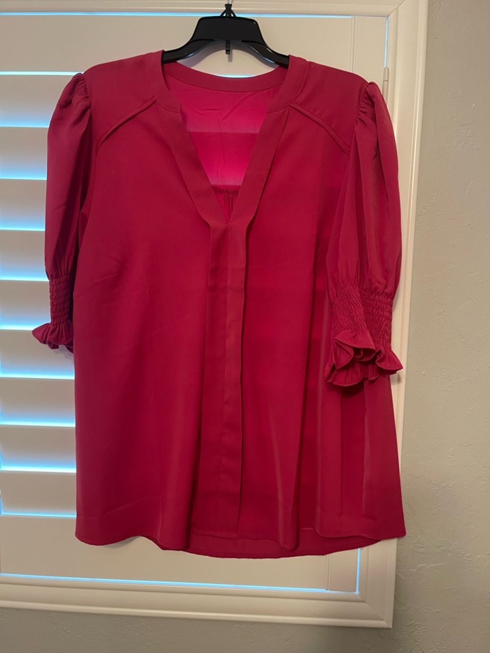 Women's Deep Pink V-Neck Puff Sleeve Blouse